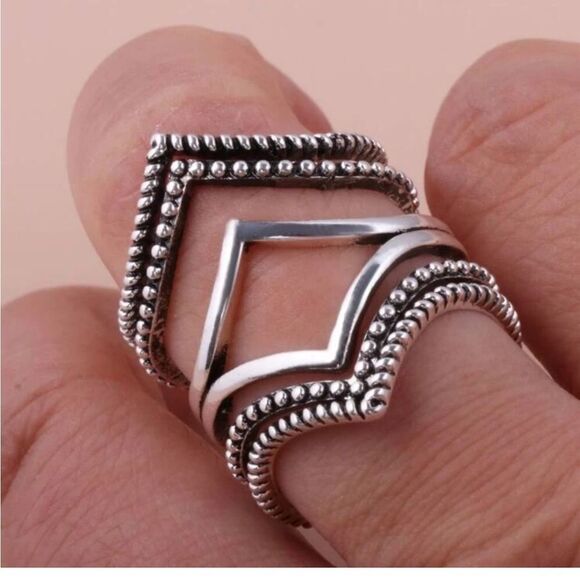 Chevron ring  - Picture 4 of 5